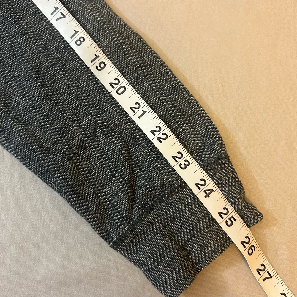 EUC Mens Hollister Grey Black Block Crewneck‎ Sweater Size Medium - Picture 8 of 9